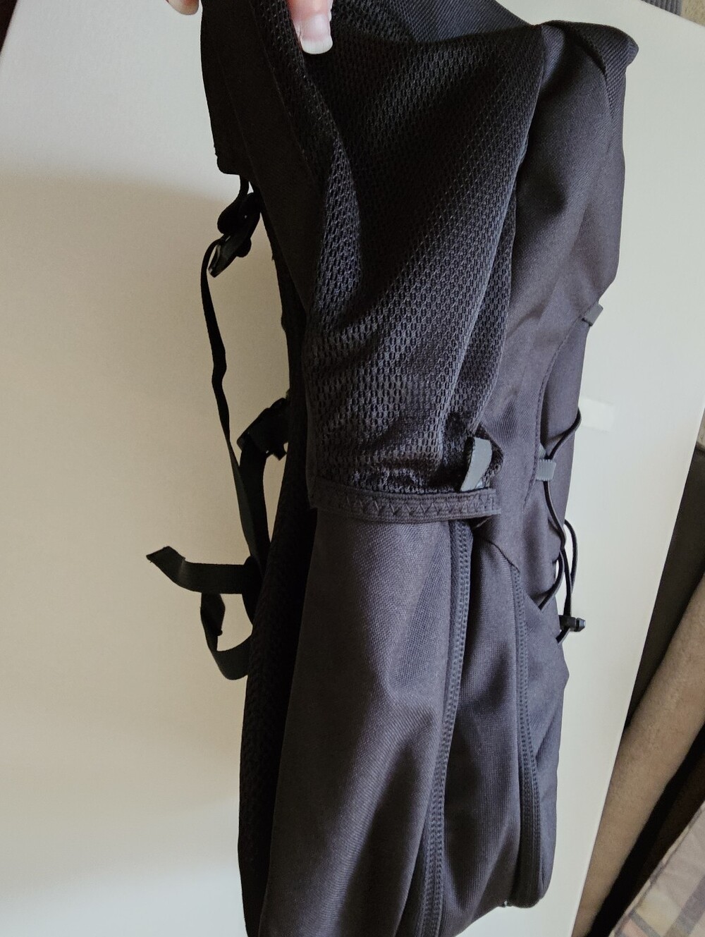 The North Face Black Jester-style Men's Backpack with Front Bungee - Picture 4 of 6